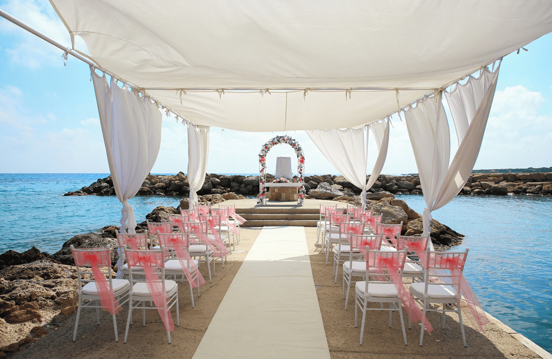 //www.jet2holidays.com/-/media/assets/wedding custom overviews/coral beach hotel resort/pfo3174coralbeachhotelresort072505689x448.jpg